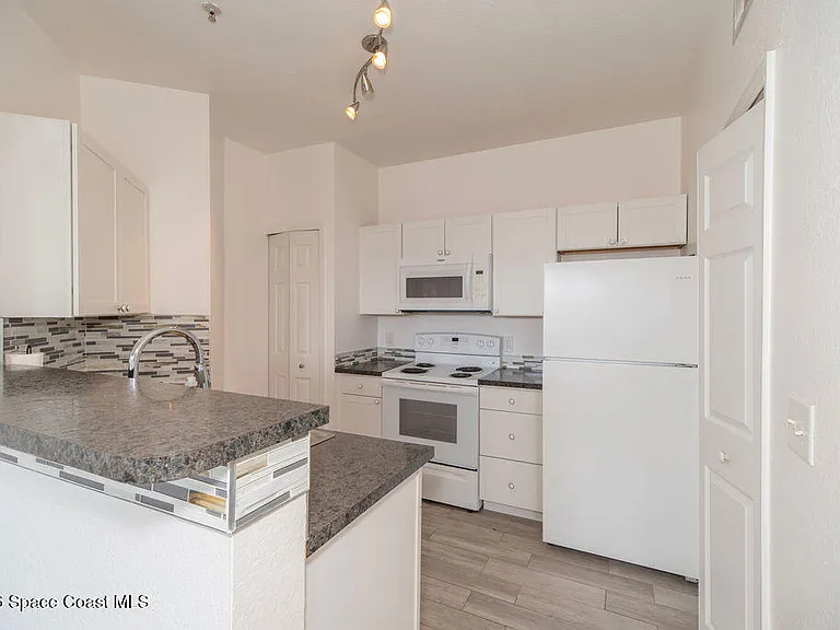 1776 Sophias Dr #303 — Photo 6