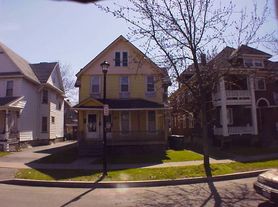 486-488 S. Goodman