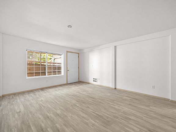 5th image of 15435 9th Ave SW #W-m
