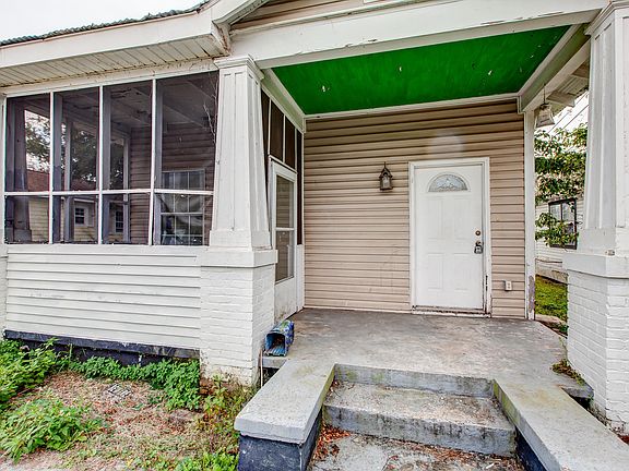 3rd image of 521 Esters Blvd