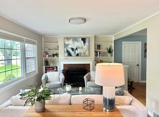 39 McIntosh Ave, South Burlington, VT 05403