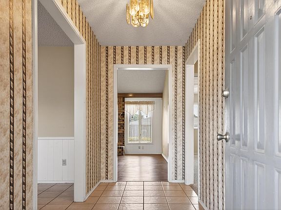 5th image of 508 N Gardner Ave