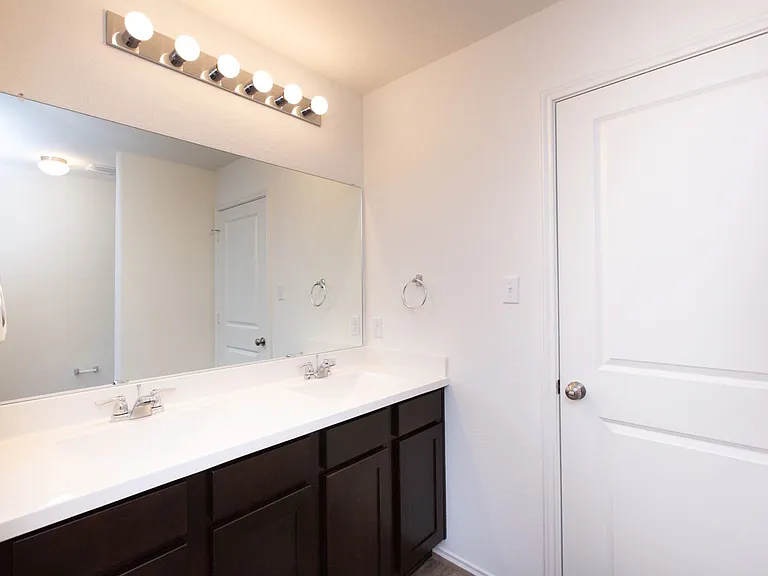1003 Honey Locust Way — Photo 5