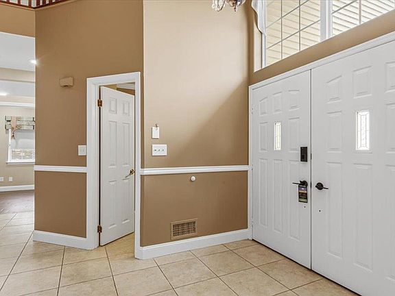 4th image of 16 English Ivy Lane