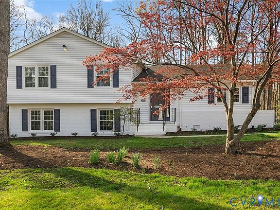 2nd image of 10227 Falconbridge Dr