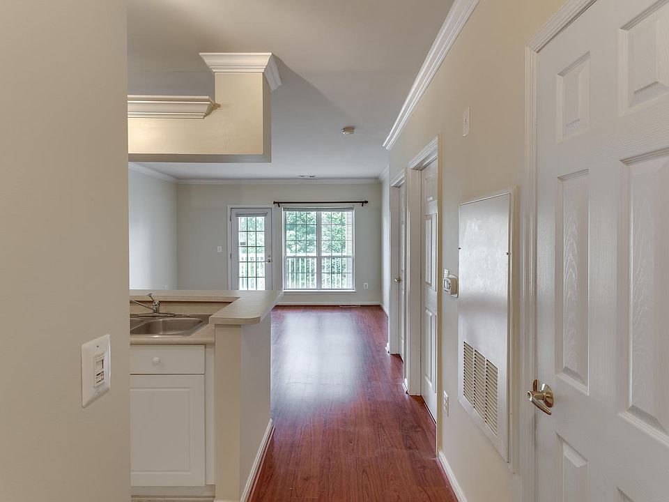 1st image of 4561 Strutfield La