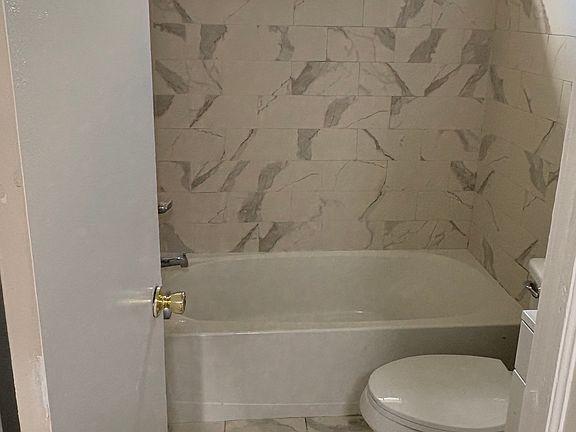 2nd image of 3614 Luckylee Cres