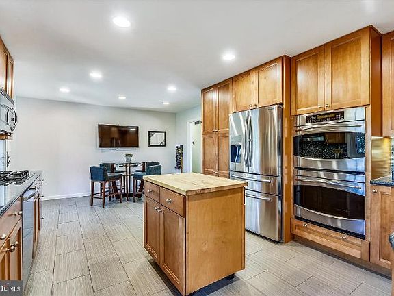 5th image of 6624 Spring Valley Dr