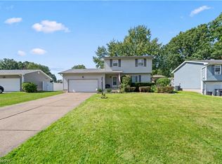 2382 Penny Ln, Youngstown, OH 44515