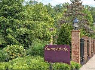 706 Stonybrook Dr #706, Norristown, PA 19403