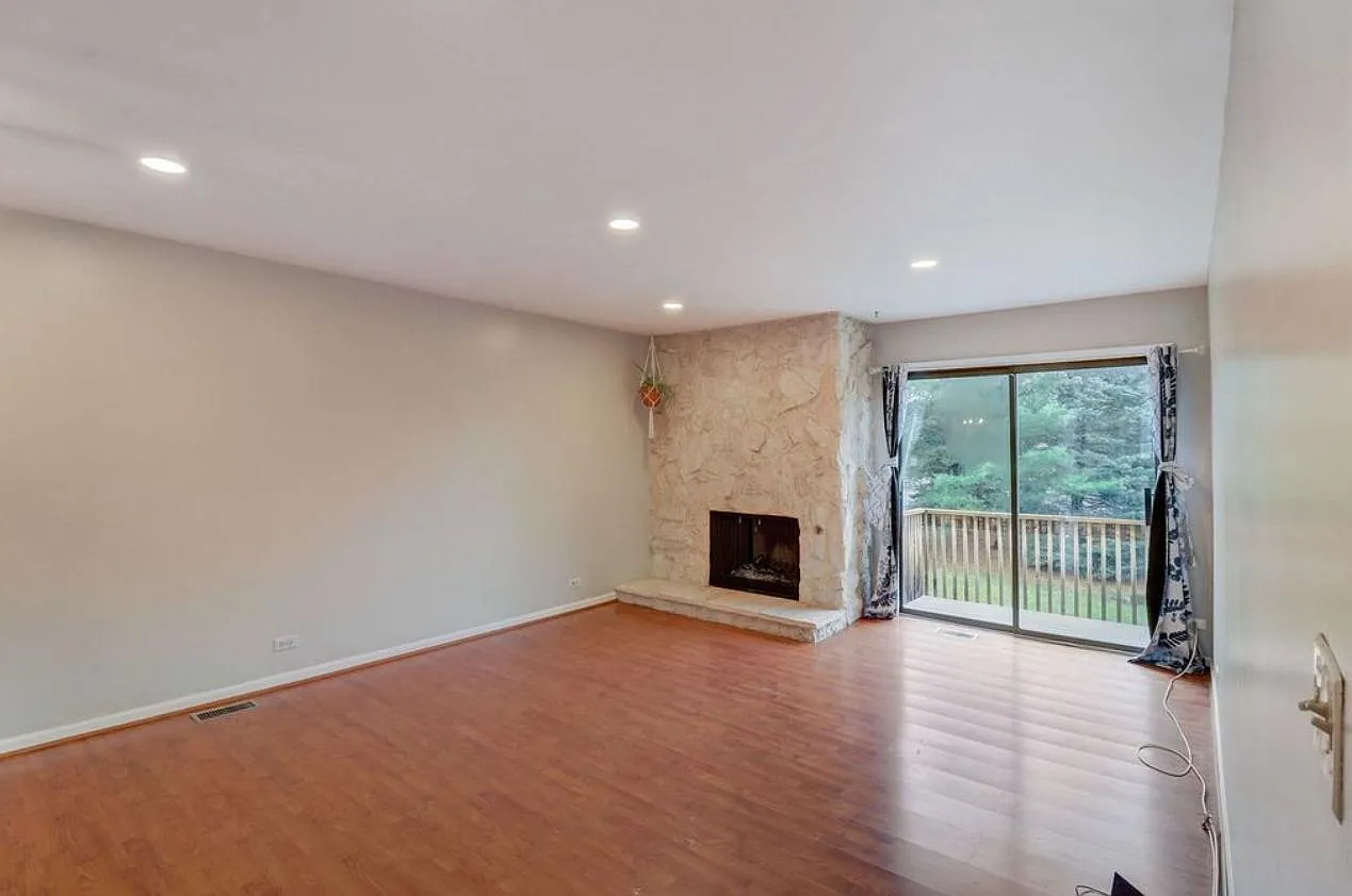 3 bed, 2.5 bath, 1500 sqft, $2,995 — Photo 4