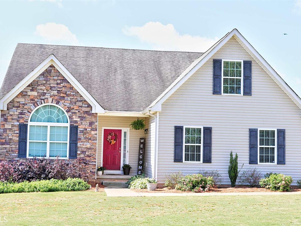 2nd image of 106 Hamilton Lake Dr