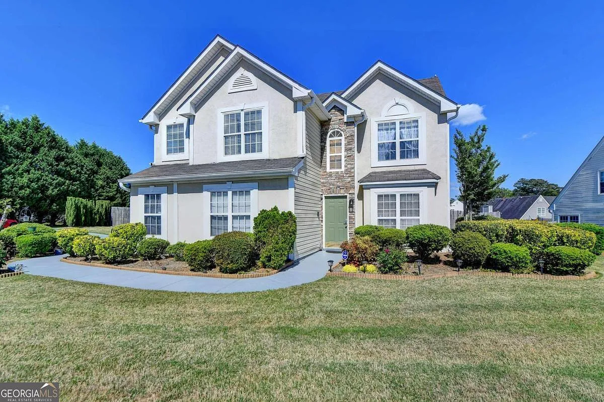 1590 Willow River Run photo 1