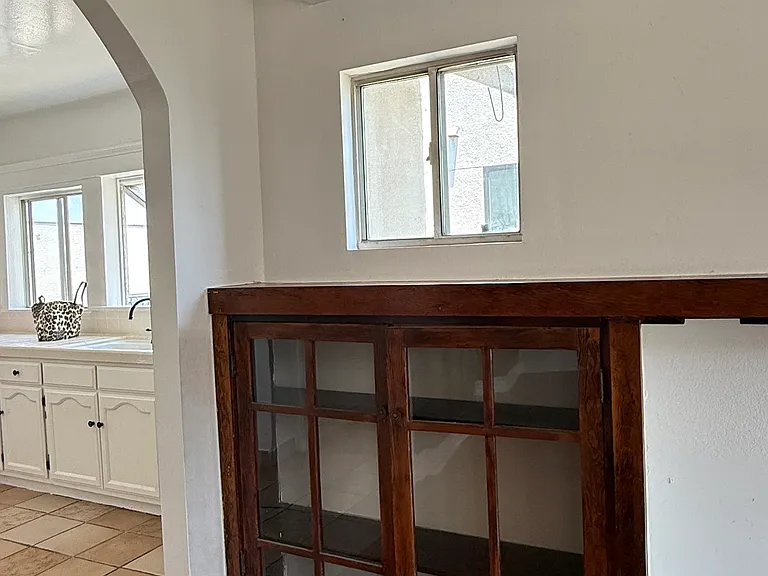 637 N Benton Way — Photo 4