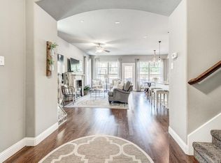 918 Brook Forest Ln, Euless, TX 76039