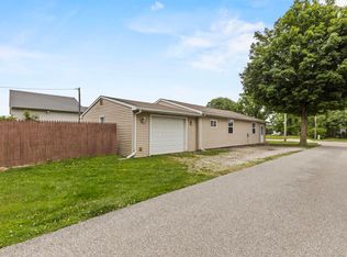 350 Kelly St, Rome City, IN 46784