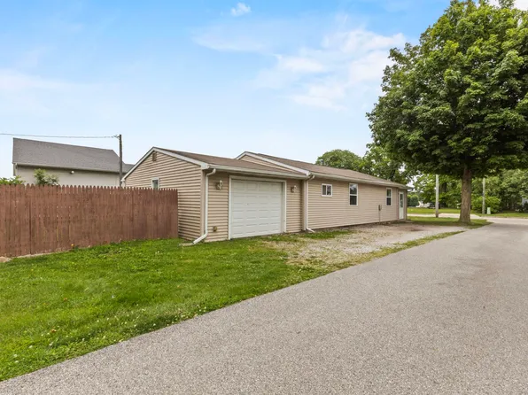 350 Kelly St, Rome City, IN 46784