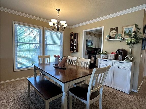 3rd image of 6 Eugene Ln