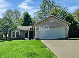 19 Pond Ln, Amelia, OH 45102