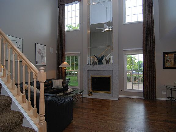 3rd image of 321 Wedgewood Cir