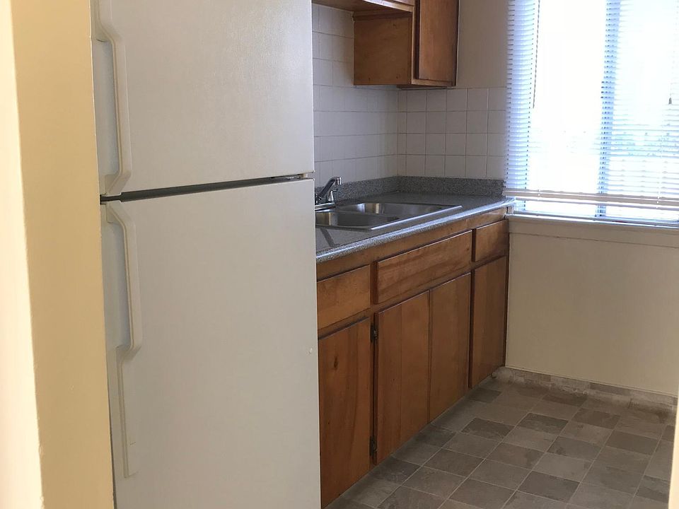 2nd image of 1129 Centinela Ave APT 5