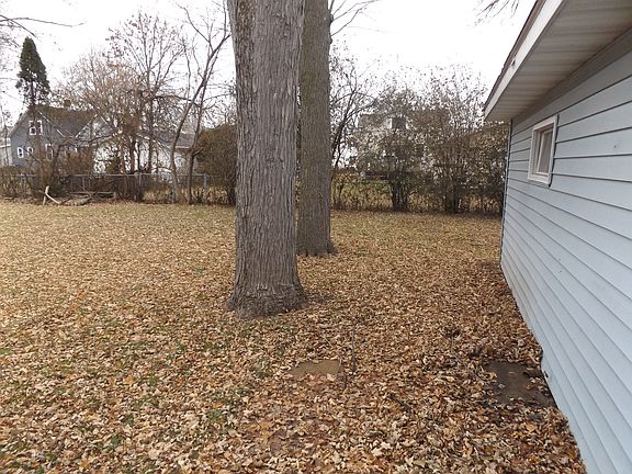 5th image of 318 W Winneconne Ave
