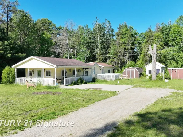618 Eola Rd, Harrison, MI 48625
