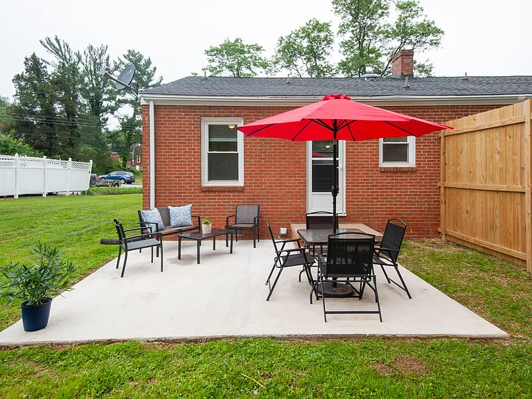 2218 Wayne Ave #B — Photo 23