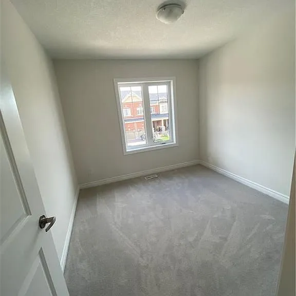 27 Stonehill Ave — Photo 11