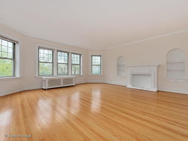 1st image of 6113 N Francisco Ave #3N