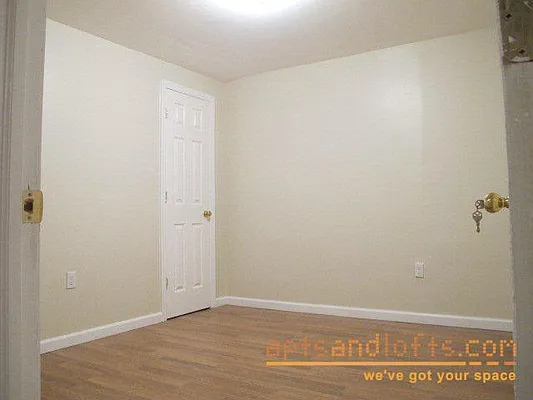 Rented by aptsandlofts.com | media 9
