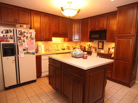 2nd image of 750 Pine Needles Dr