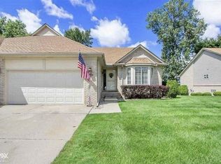 50789 Raintree Cir, Chesterfield, MI 48047