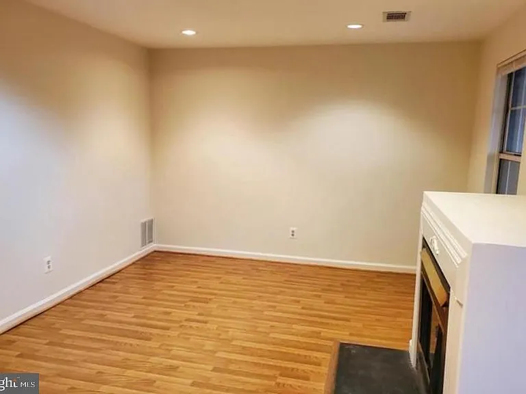 6854 Signature Cir — Photo 13