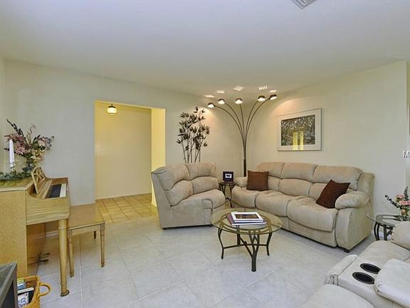 4th image of 3521 Pinecrest St