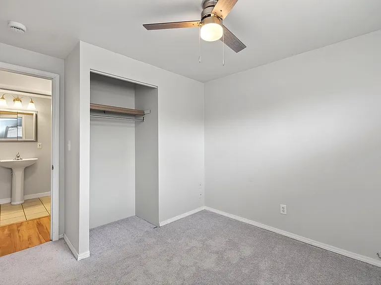 95 Goldengate Dr — Photo 11