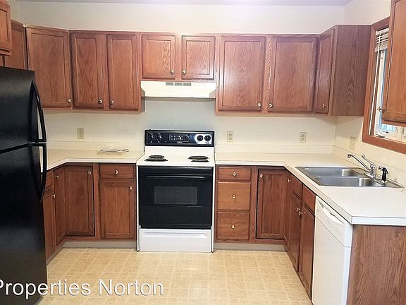 2nd image of 3927 Long Dr APT A