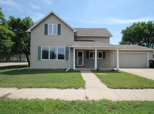 390 N Walnut Ave, Parker, SD 57053