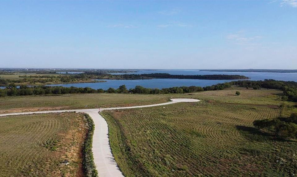 1st image of 1040 Waters Edge Dr