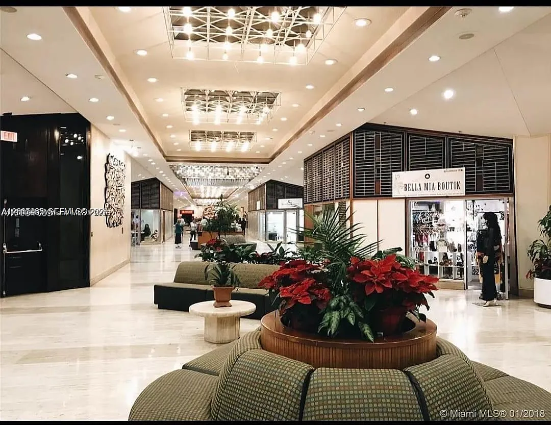 Four Ambassadors Condo Ph — Photo 4