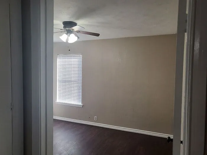 324 W Young St — Photo 17