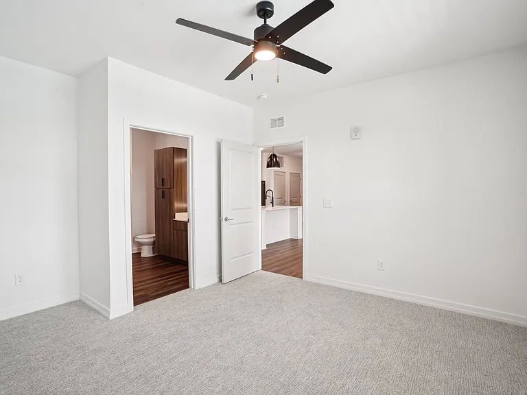 The Pullman Luxury Apartments — Photo 73