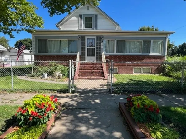 405 W 9th St APT B, North Platte, NE 69101