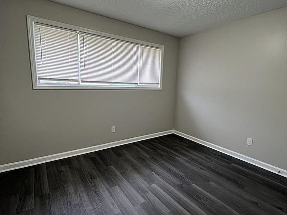 5th image of 223 Charter Ave