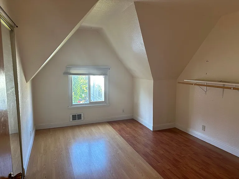 1828 23rd Ave — Photo 11