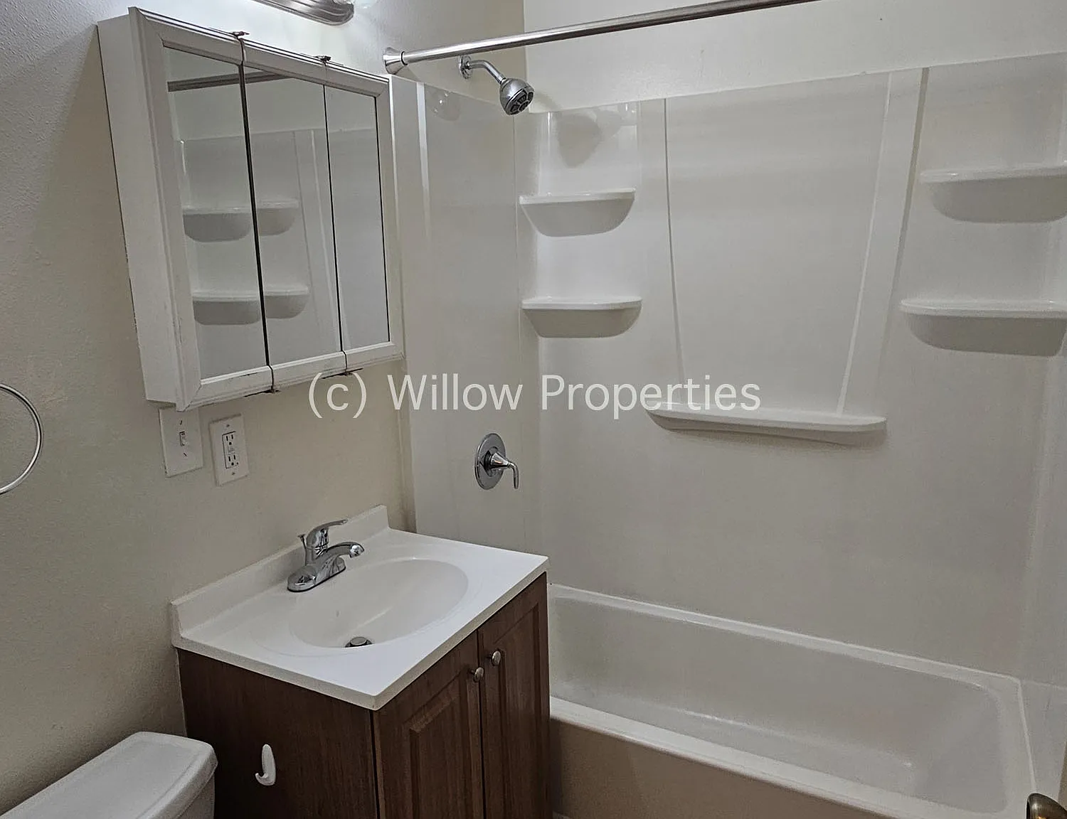 3 bed, 1166 sqft, $2,200 — Photo 4
