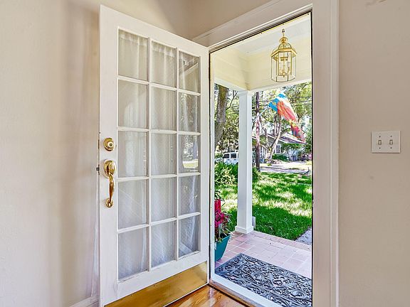 5th image of 1296 Talbot Ave