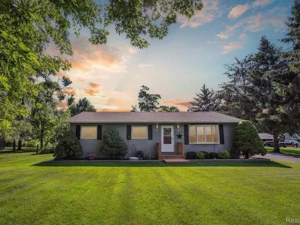 215 Cedar St, Brooklyn, MI 49230
