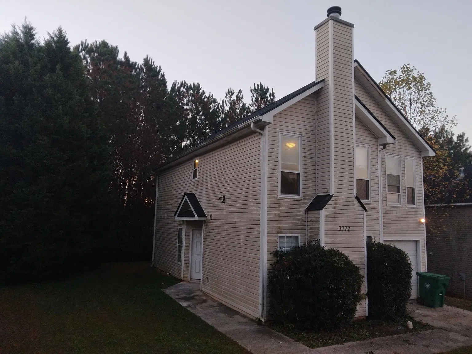 3 bed, 2.5 bath, 1454 sqft, $1,800 — Photo 2