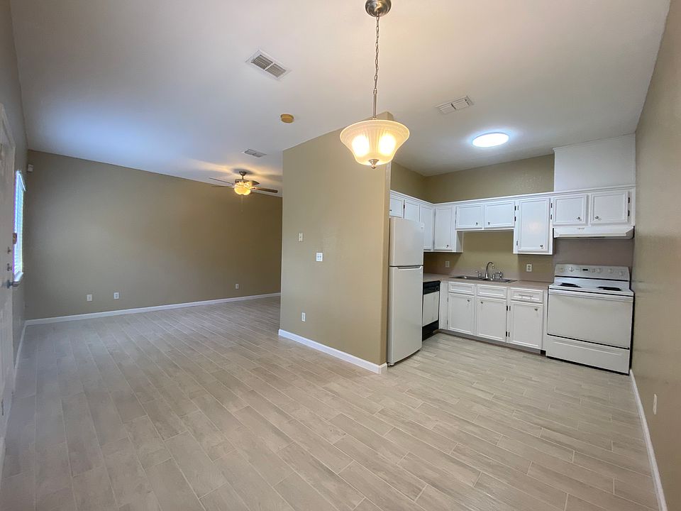 1st image of 1715 Lexington Cir #5